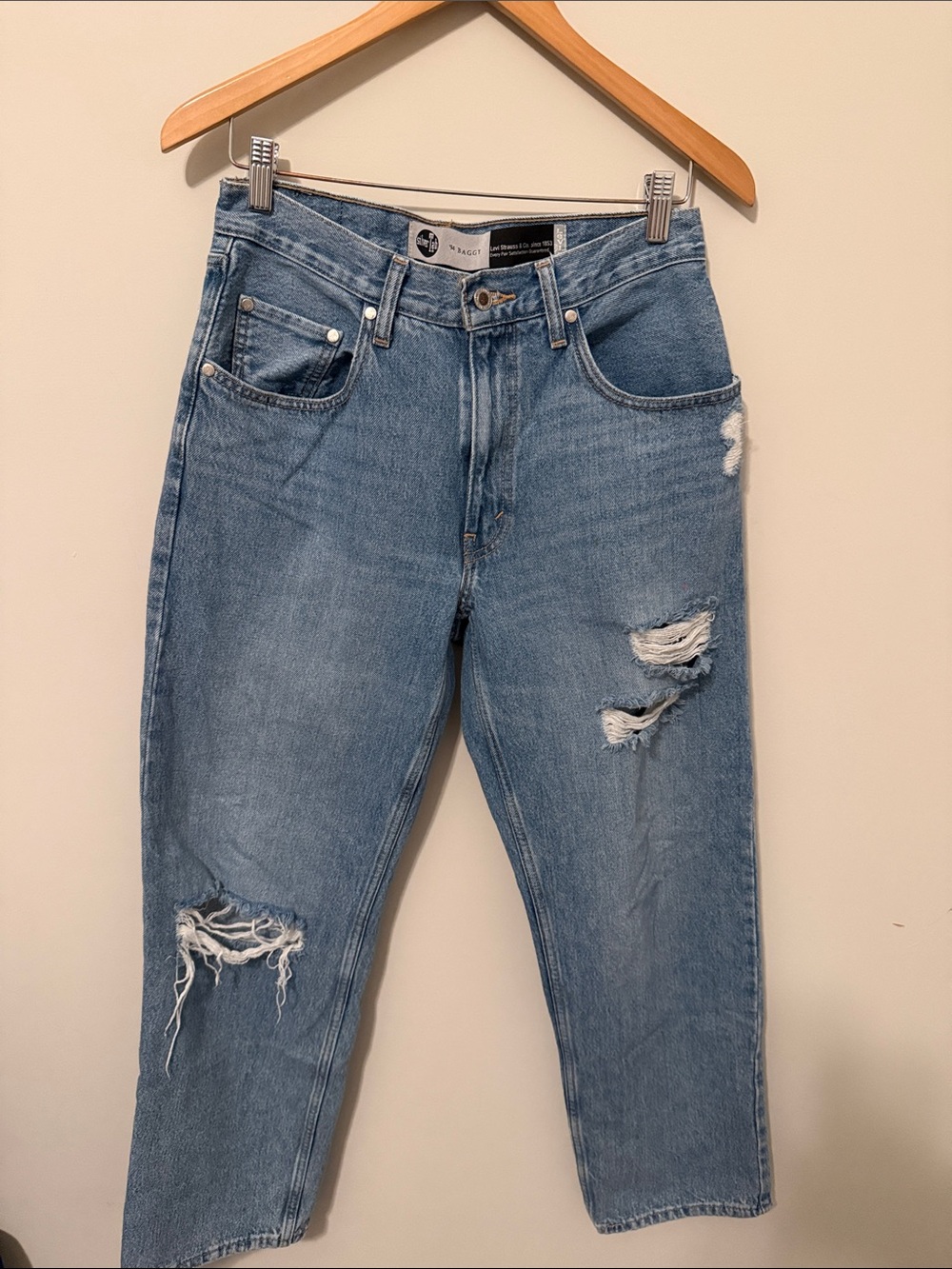 Levi's SilverTab '94 Baggy Jeans Women's Size 29
Blue Denim
